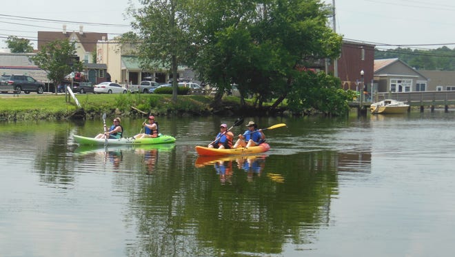 A Quest Adventures "Dogfish Pints & Paddles" tour gets underway on the Broadkill River in Milton. They're heading to Dogfish Head Brewery, where they'll have a tour and samples before heading back to Milton.