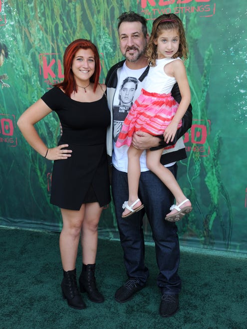 UNIVERSAL CITY, CA - AUGUST 14:  Singer Joey Fatone, daughters Briahna Joely Fatone and Kloey Alexandra Fatone arrive at the premiere of Focus Features' "Kubo And The Two Strings" at AMC Universal City Walk on August 14, 2016 in Universal City, California.  (Photo by Gregg DeGuire/WireImage) ORG XMIT: 660307717 ORIG FILE ID: 589688092