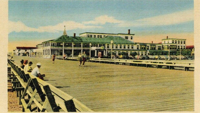 Belhaven Hotel and Boardwalk postcard.