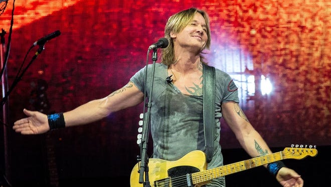 Keith Urban performs at Ruoff Home Mortgage Music Center.