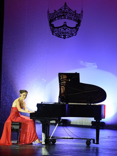 Miss Delaware 2008 Galen Giacconne entertains as the The Miss Delaware Organization held its 75th Scholarship Pageant on Saturday.
