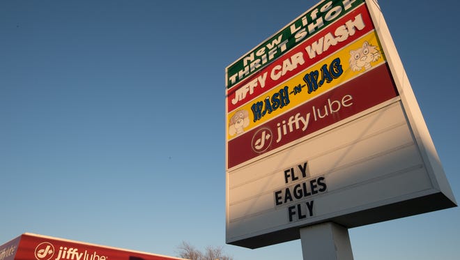 Jiffy Lube's sign in Lewes supporting the Philadelphia Eagles in Super Bowl LLI.