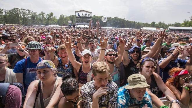Fans cheer as Gary Clark Jr. performs on The Main Stage at Firefly in 2015.
