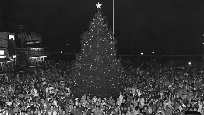 Rehoboth Beach's Christmas tree lighting ceremony started in 1986.
