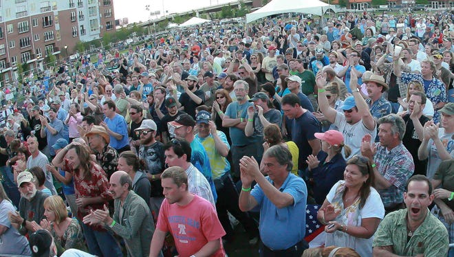 The first Bromberg's Big Noise in the Neighborhood music festival in 2010 drew 3,000 music fans and was aired live on WXPN 88.5-FM.