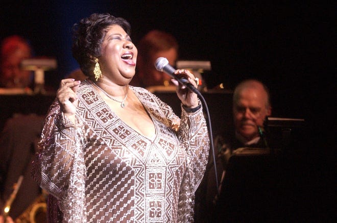 Aretha Franklin performs in front of an audience at the Peace Center in downtown Greenville on Tuesday, April 18, 2006.