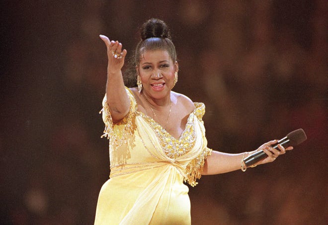 In this Jan. 19, 1993 file photo, singer Aretha Franklin performs at the inaugural gala for President Bill Clinton in Washington.