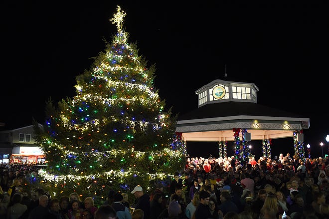 Attend the annual Rehoboth Beach Christmas tree lighting and sing-along at the bandstand.