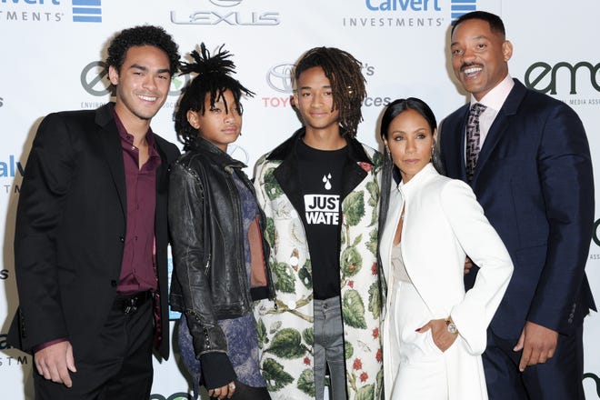 Trey Smith (from left), Willow Smith, Jaden Smith, Jada Pinkett Smith and Will Smith attend the 26th annual EMA Awards at Warner Bros. Studio on Oct. 22, 2016, in Burbank, California.