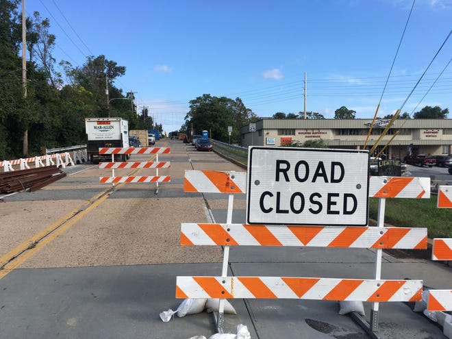 Traffic on a four-lane, primary artery connecting Kirkwood Highway and Faulkland Road in Elsmere will be disrupted for most of 2018 as crews rebuild a crumbling bridge that crosses the East Penn Railroad tracks.