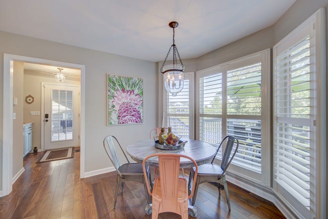 There's a breakfast nook off the kitchen at 204 Lakeview Shores for informal dining.