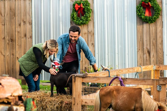 "Hometown Christmas" (Lifetime, Dec. 16, 8 EST/PST): Noelle Collins (Beverley Mitchell) returns home for Christmas where she's reunited with her high school sweetheart, Nick Russell (Stephen Colletti).