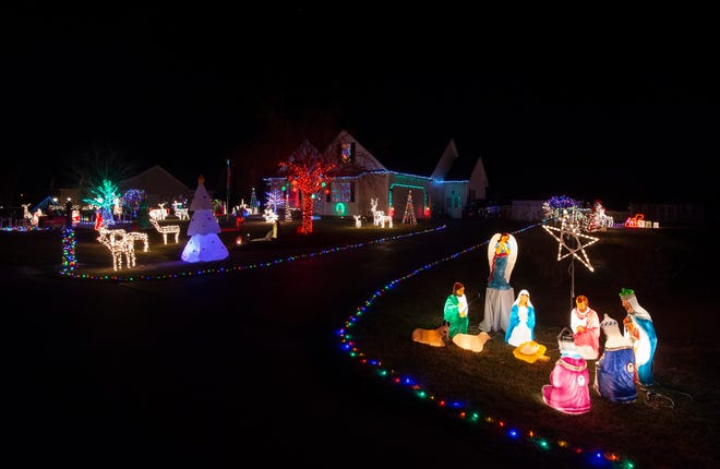 Christmas light display at 131 W Lucky Estates Drive in Harrington.