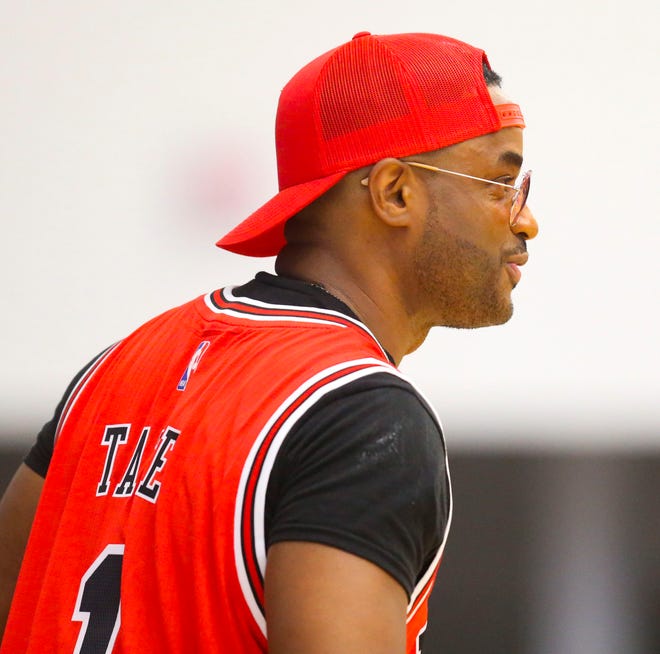 Larenz Tate coaches the blue team during the Duffy's Hope 19th Annual Celebrity Basketball Game at the Chase Fieldhouse in Wilmington, Saturday, August 5, 2023.
